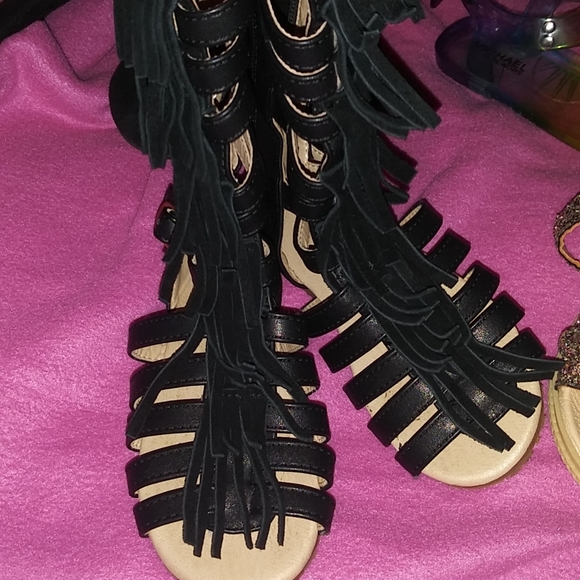 Bundle of Toddler Girl Size(8 and 9) SHOES(6) pairs - Picture 6 of 7